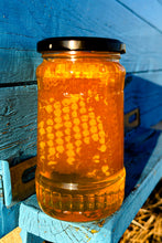 Încarcă imaginea în vizualizatorul Galerie, Fagure cu miere
