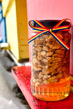 Încarcă imaginea în vizualizatorul Galerie, Miere cu nuci
